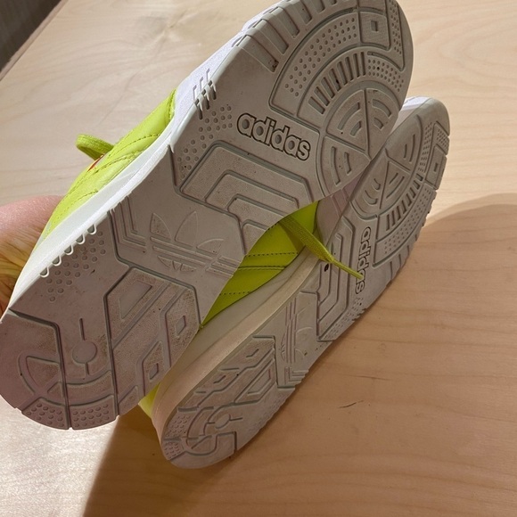 Adidas Tennis Shoe size 9 (Box1) - Picture 12 of 12